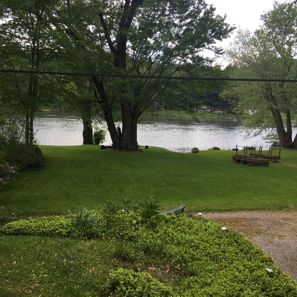 Meet your Posher, Amanda - Picture 2 of 2